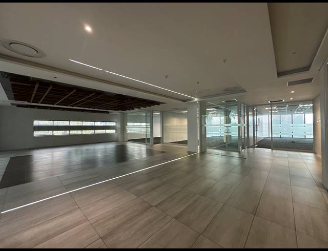 893M² OFFICE TO LET IN SANDTON CENTRAL
